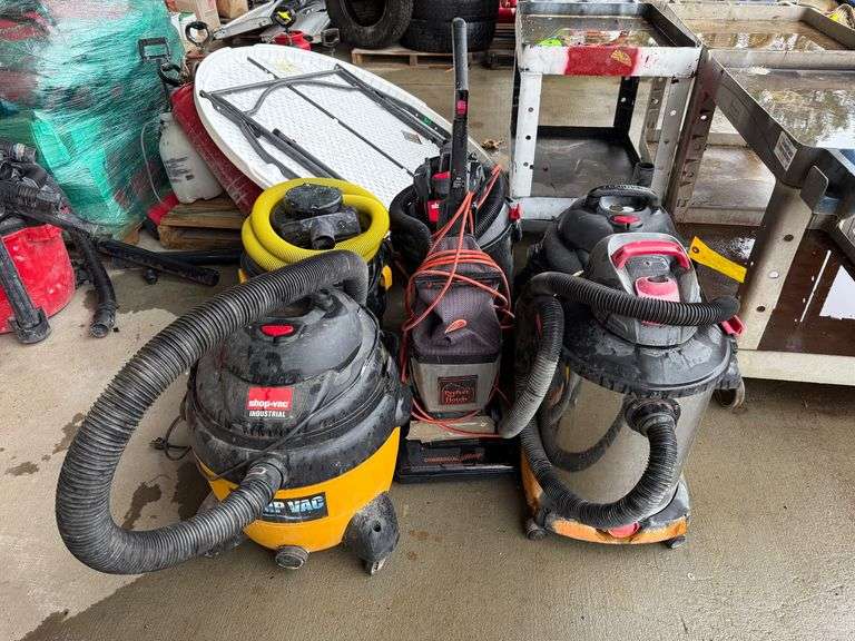 Lot - Shop Vacs image