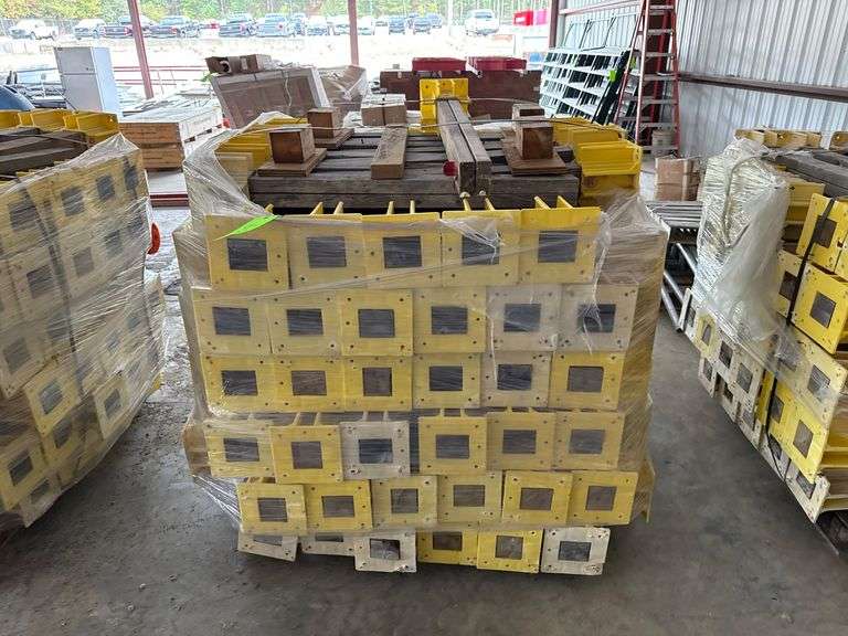 Pallet - Guardrail Posts image