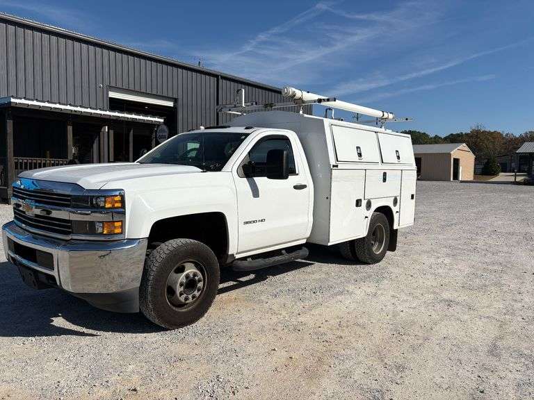 2017 Chevrolet Silverado 3500HD LT 2WD image