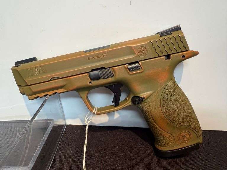 Smith & Wesson M&P 40 Pistol image