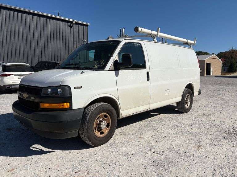2020 Chevrolet Express 2500 2WD image