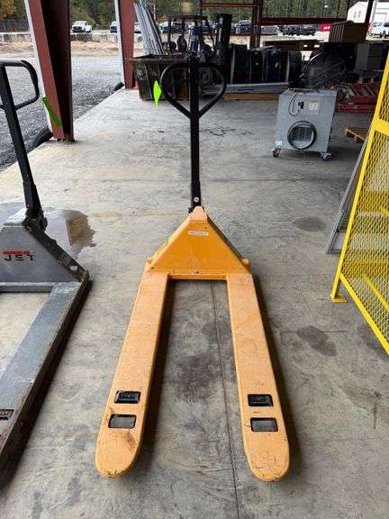 ULine H-1043 Pallet Jacks image