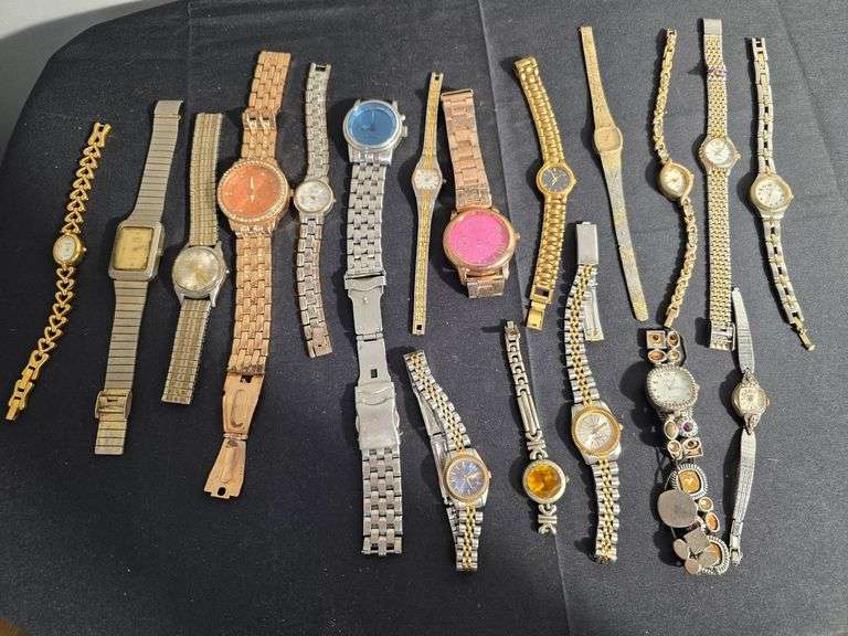 Lot - (18) Watches image