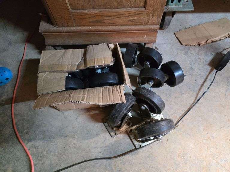 Lot - Assorted Casters image