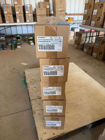 (5) Sylvania 4-ft SubstiTuBE LED T8, 25 per box image