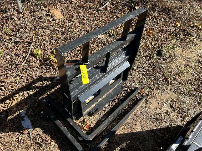 2025 Wolverine Unused MPF-11-2500G Mini-Skidsteer Pallet Forks image