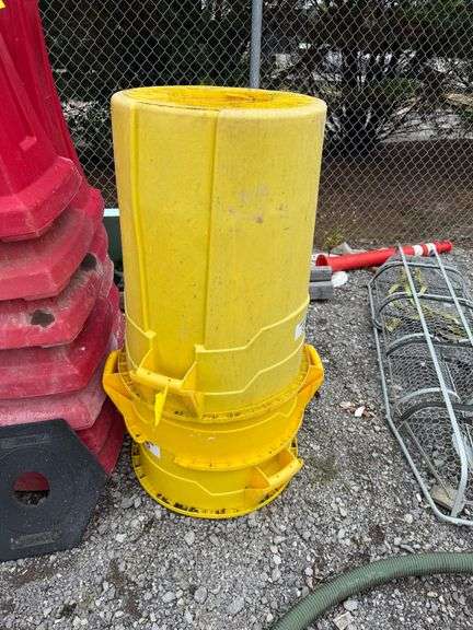 Lot - Trash Bins image