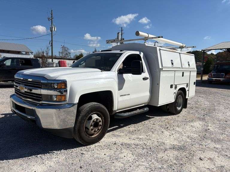 2017 Chevrolet Silverado 3500HD LT 2WD image