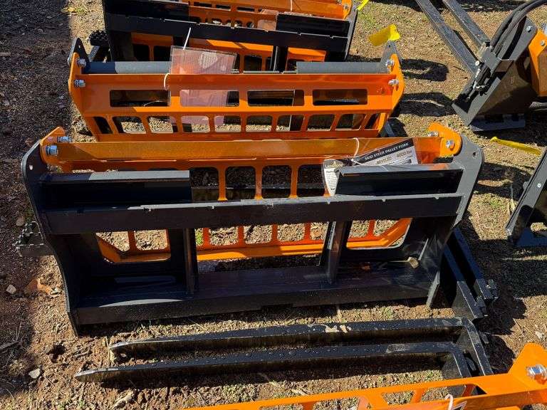 2025 Wolverine Unused PF-11-3500G Skidsteer Pallet Forks image