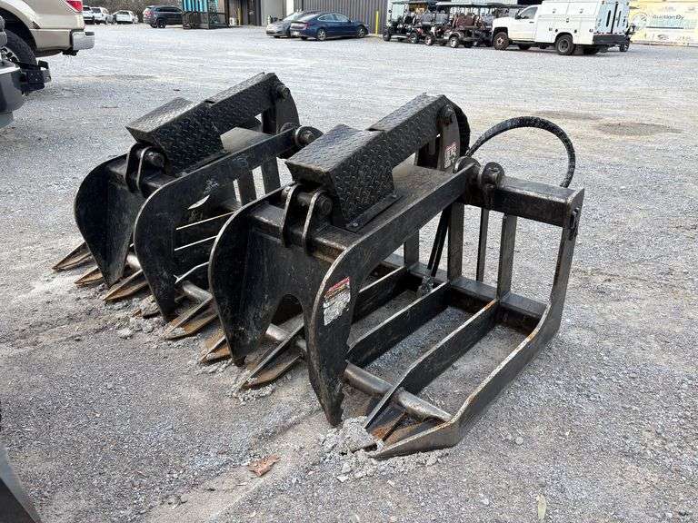 Skidsteer Grapple Attachment image