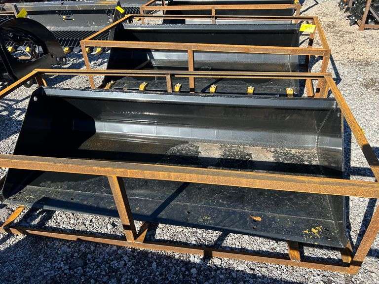 2025 SDLANCH Unused IRSLSB Skid Steer 72" Standard Bucket image