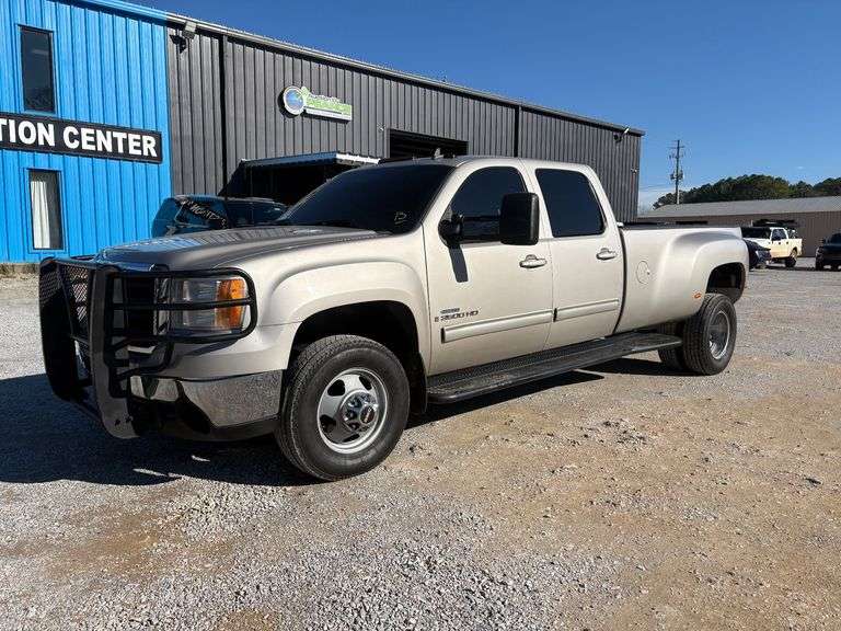 2008 GMC 3500HD Crew Cab image