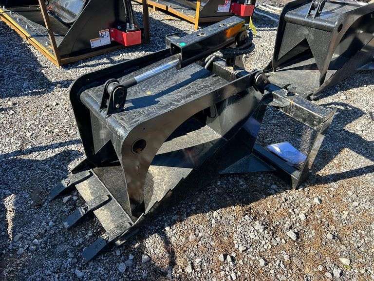 2025 GIYI Unused GY-SGB20 Skidsteer Stump Grab Bucket image