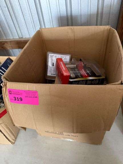 Lot - Door Hardware image