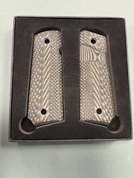 1911 Grips image