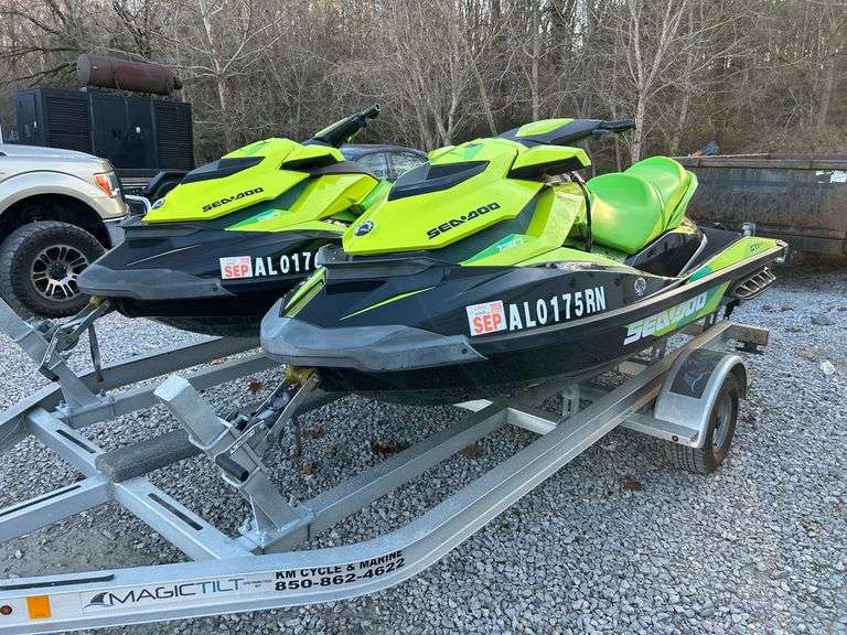(2) 2019 Bombardier Sea Doo 130SE with Trailer image