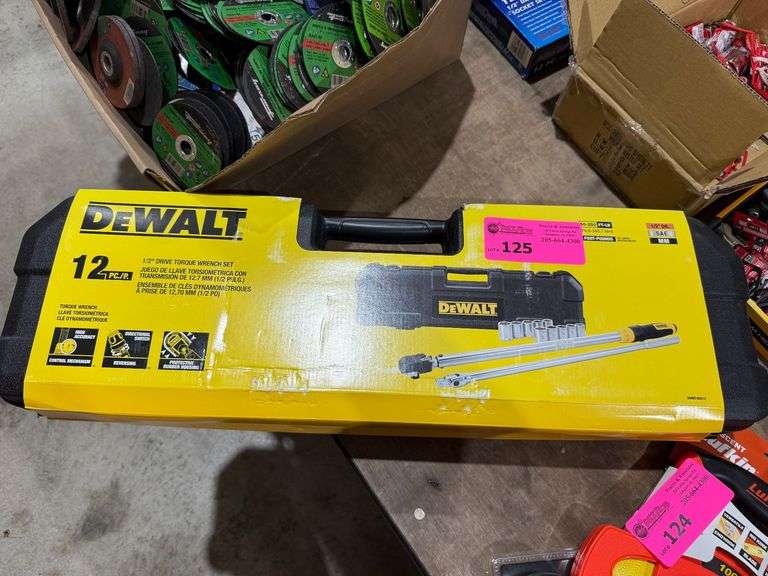 New Dewalt 12pc 1/2in Drive Torque Wrench Set image