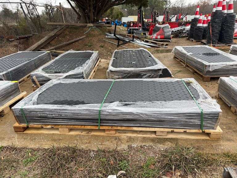 Pallet - (15) 2025 Aboss Unused Ground Protection Mats - 4ft x 8ft image