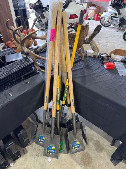 Lot - Shovels image