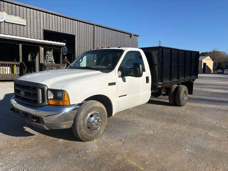 2000 Ford F-350 Super Duty w/ Dump Bed image