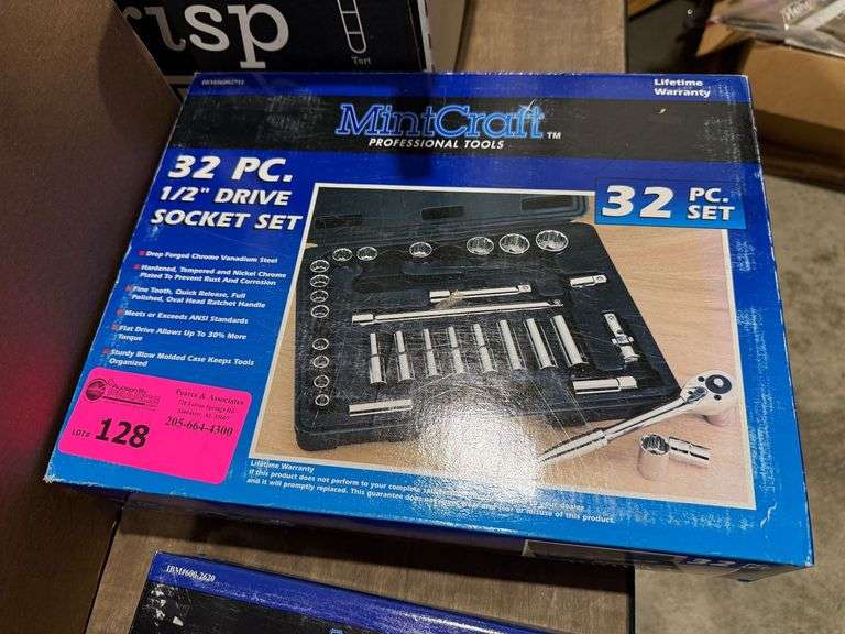 New Mintcraft 32pc 1/2in Drive Socket Set image