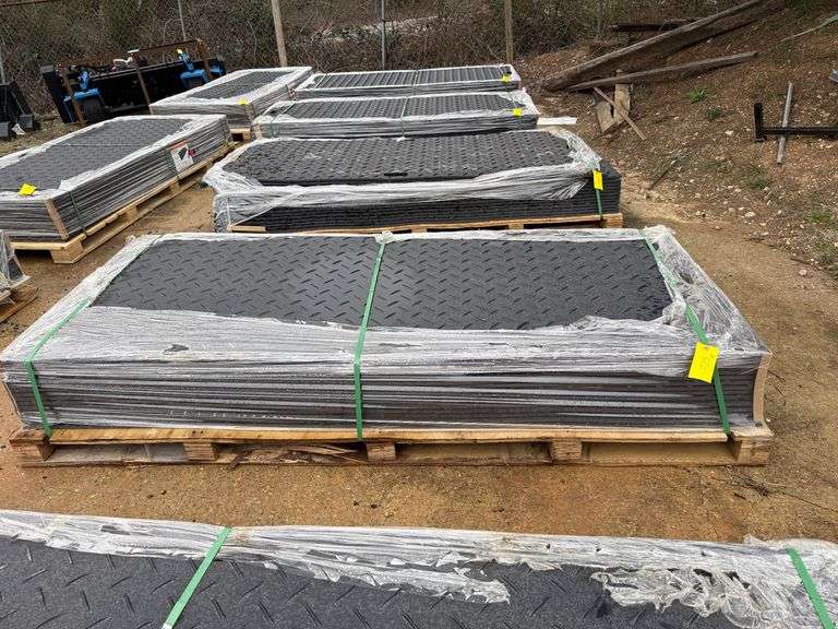 Pallet - (15) 2025 IRanch Unused IRGPM Ground Protection Mats image