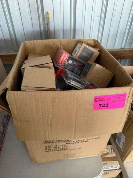 Lot - Door Hardware image