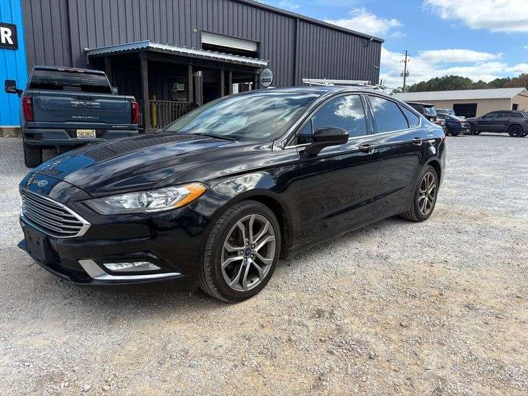 2017 Ford Fusion SE image