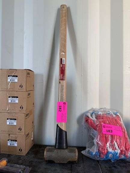 Husky 8lb Sledge Hammer image