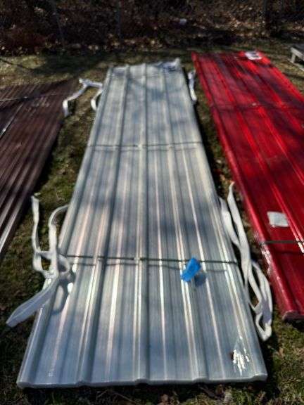 Clear Polycarbonate Roof Panels, 12ft L x 2.91in W x 8mm Thick - 30 Pieces image