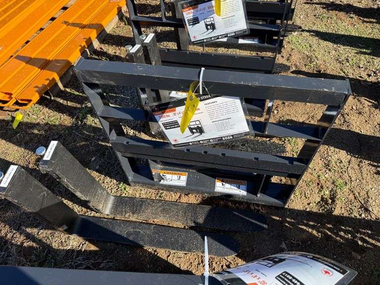 2025 Wolverine Unused MPF-11-2500G Mini-Skidsteer Pallet Forks image