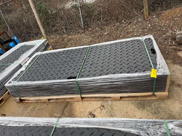 Pallet - (15) 2025 IRanch Unused IRGPM Ground Protection Mats image