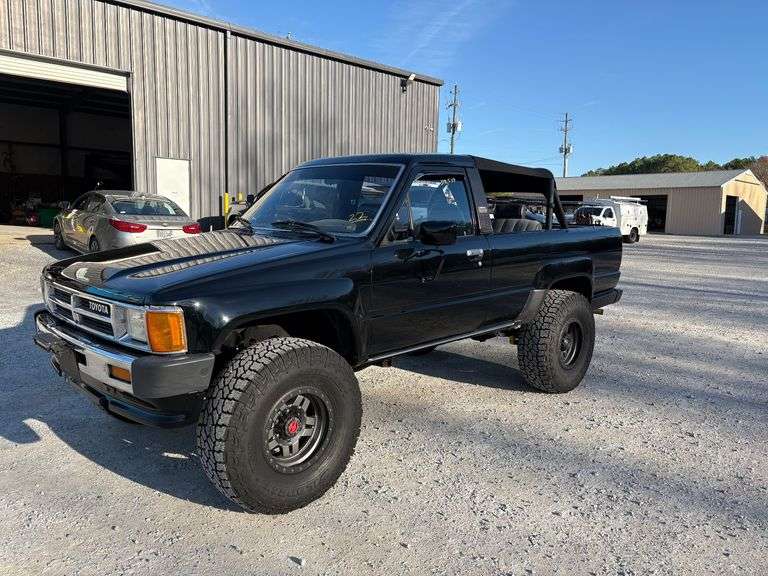 1988 Toyota 4Runner 4WD image