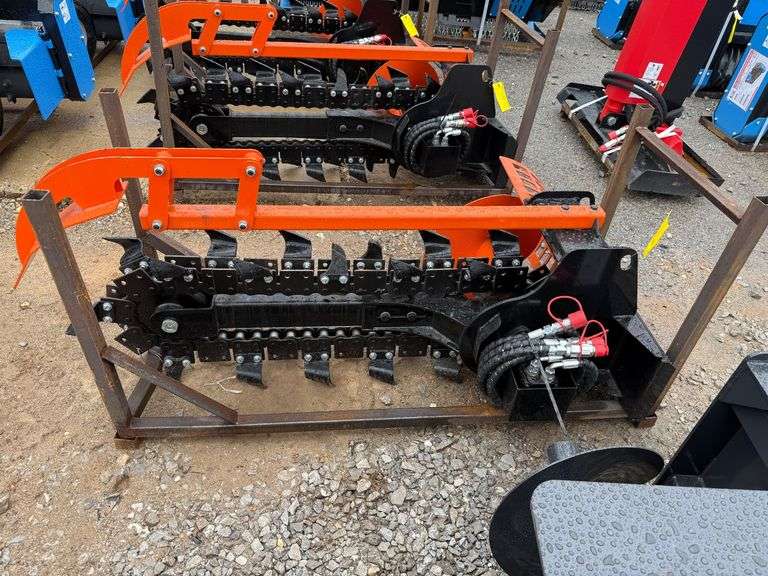 2025 GIYI Unused X39 Mini-Skidsteer Trencher image