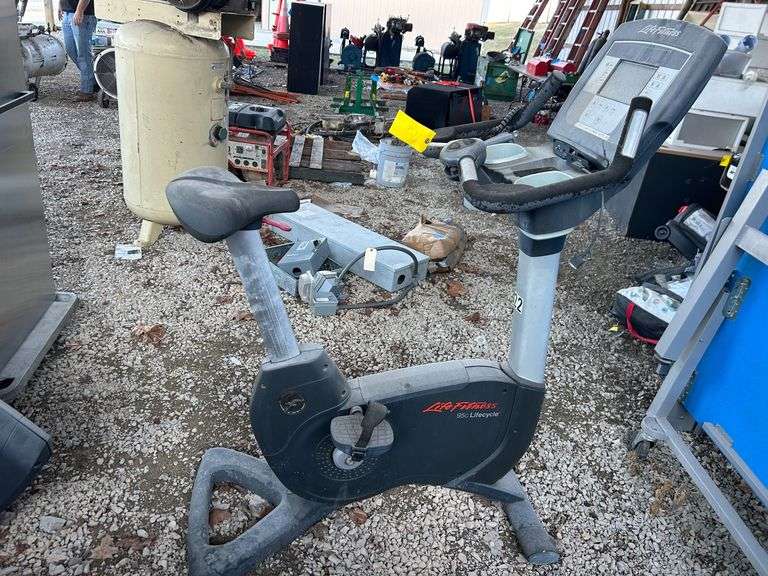 Life Cycle Life Fitness 95c Exercise Bike image