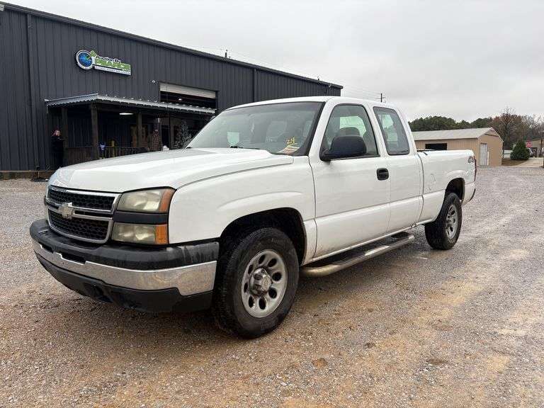 2006 Chevrolet Silverado 1500 4WD image