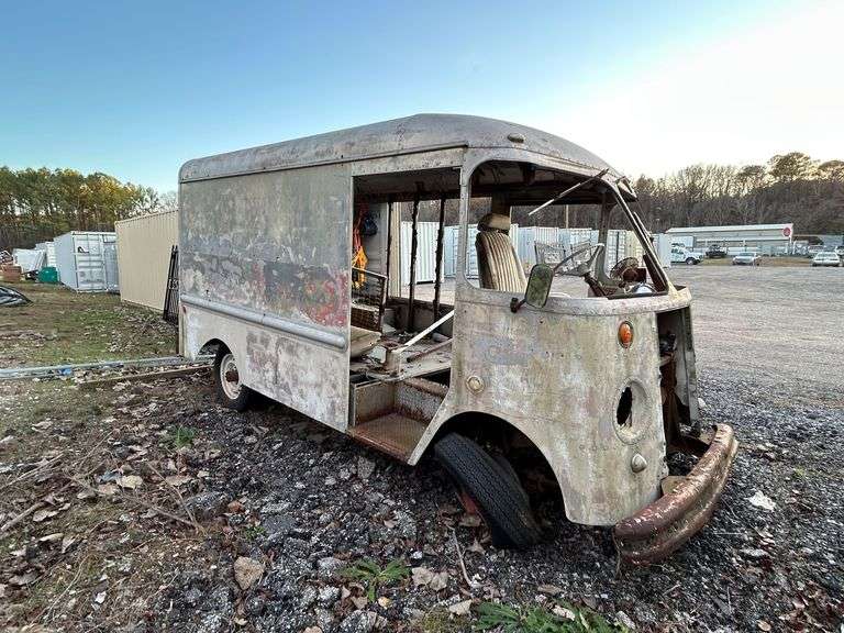 Chevrolet Panel Van Project/Parts image