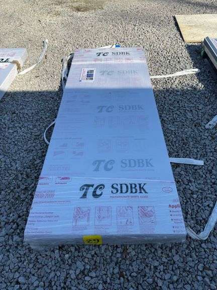 Clear Multiwall Polycarbonate Panels, 7.87ft L x 2.91ft W x 6mm Thick - 20 Pieces image