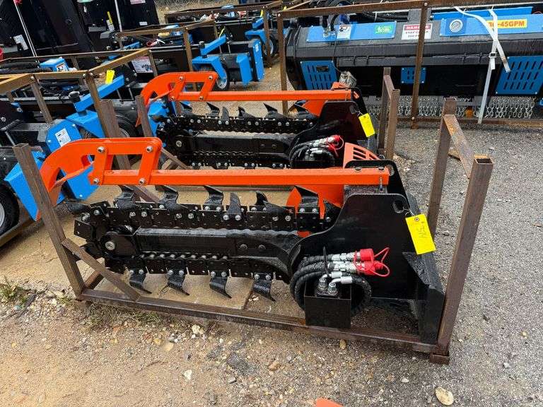 2025 GIYI Unused X39 Mini-Skidsteer Trencher image