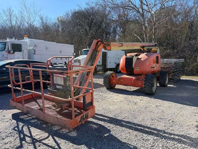 2011 JGL 600AJ 4-Wheeled Manlift image