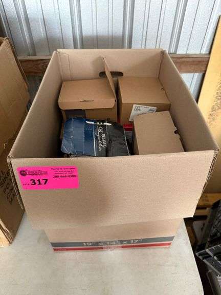 Lot - Door Hardware image