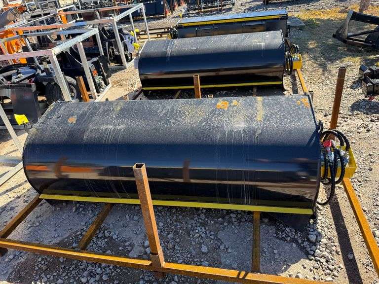 2025 GIYI Unused BS72 Skidsteer Boxbroom Sweeper image