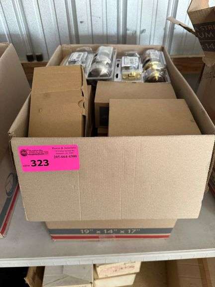 Lot - Door Hardware image