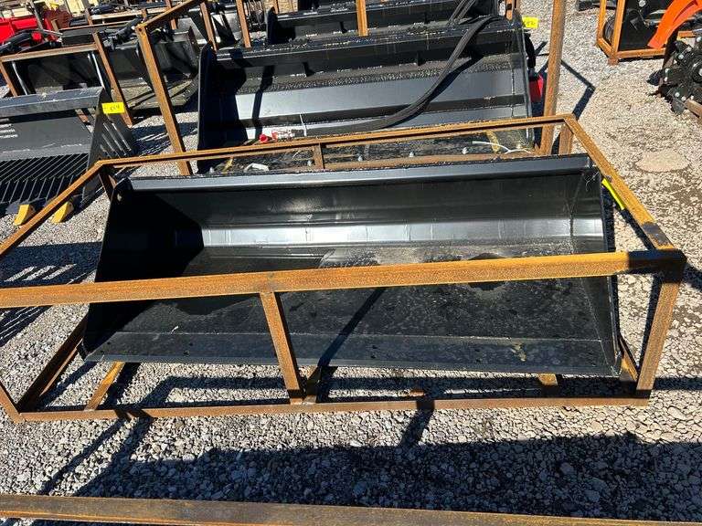 2025 SDLANCH Unused IRSLSB Skid Steer 72" Standard Bucket image