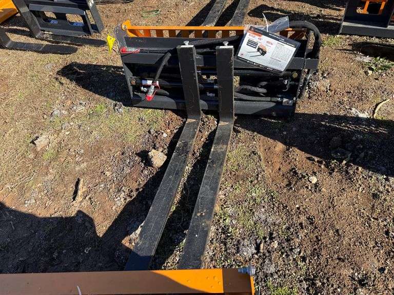 2025 Wolverine Unused PFA-11-3300G Skidsteer Hydraulic Shift Pallet Forks image