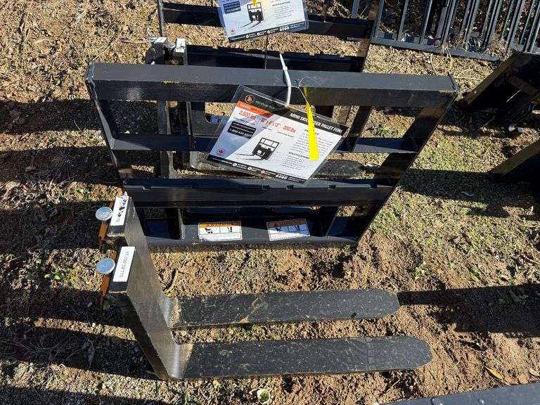 2025 Wolverine Unused MPF-11-2500G Mini-Skidsteer Pallet Forks image