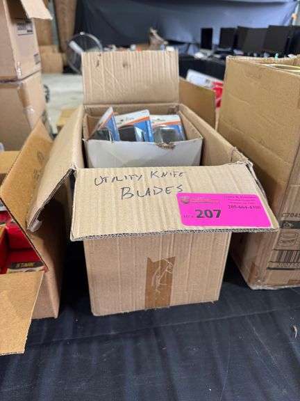 Lot - Utility Knife Blades image