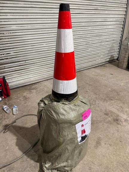 (20) Safety Traffic Cones, 15in x 27in image