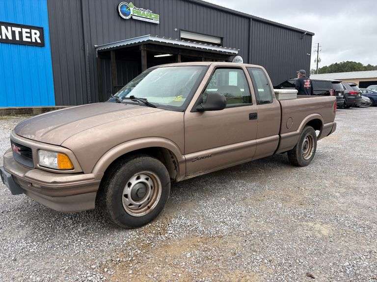 1996 GMC Sonoma 2WD image