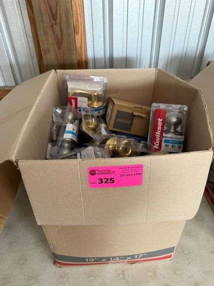 Lot - Door Hardware image